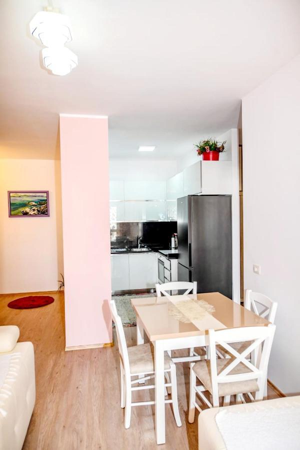 Happy Stories' Apartment In City Centre Shkodra Kültér fotó